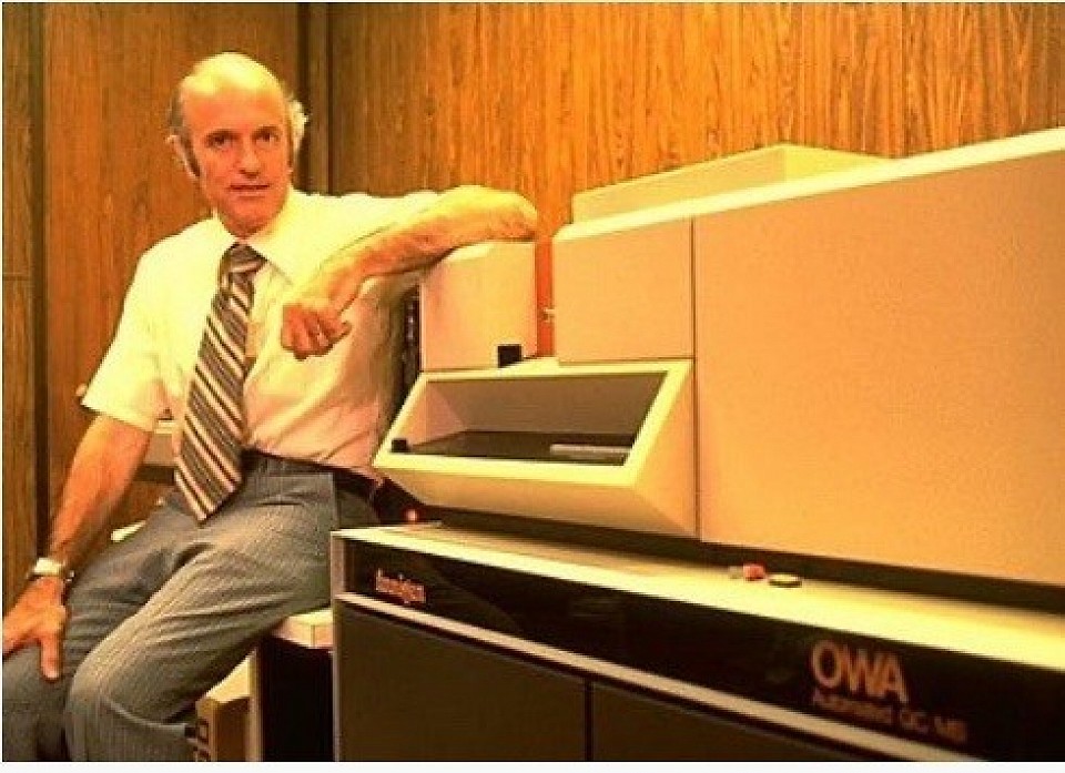 Robert Emmett Finnigan - Inventor, GCMS/Data System, 1983
